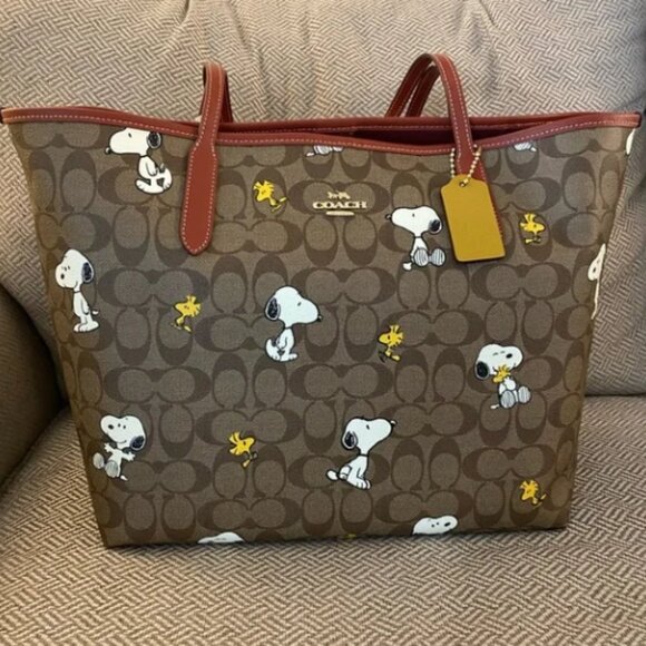 NWT Coach X Peanuts City Tote In With Snoopy Woodstock - Picture 1 of 8